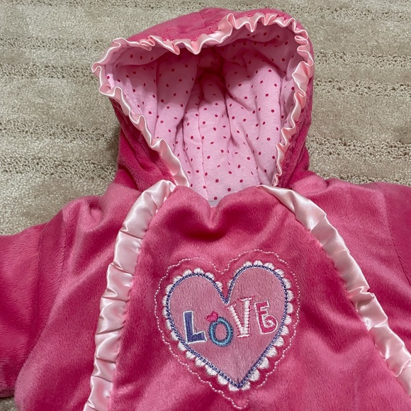 Pink velour ruffle baby snowsuit pram bunting 6-9 months - Picture 2 of 7
